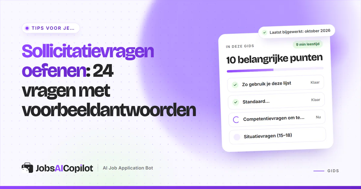 Kandidaat oefent sollicitatievragen met aantekeningen over de STAR-methode en een lijst voorbeeldantwoorden